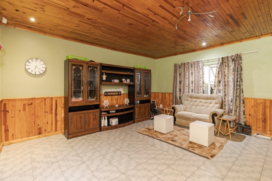 4 Bedroom Property for Sale in Devon Park Western Cape